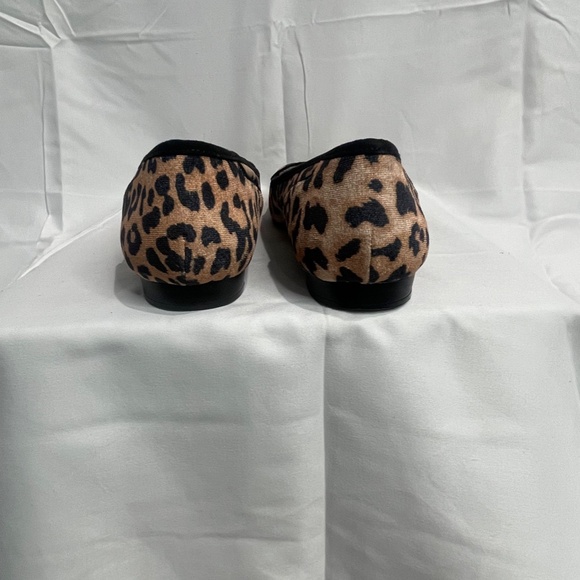 Bandolino Leopard Print Flats - Picture 4 of 6